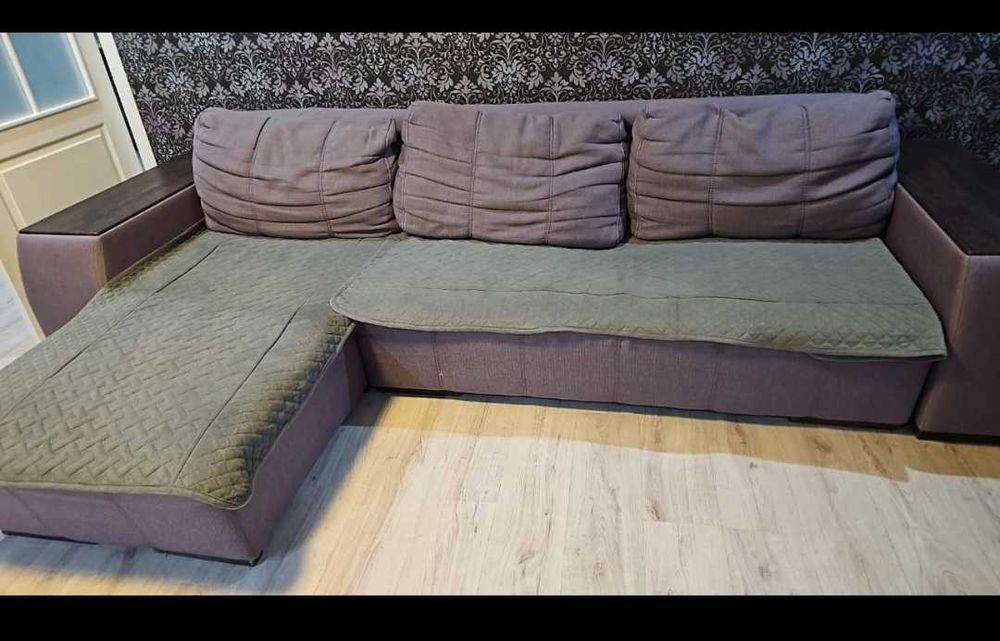 Продам диван, раскладывается.