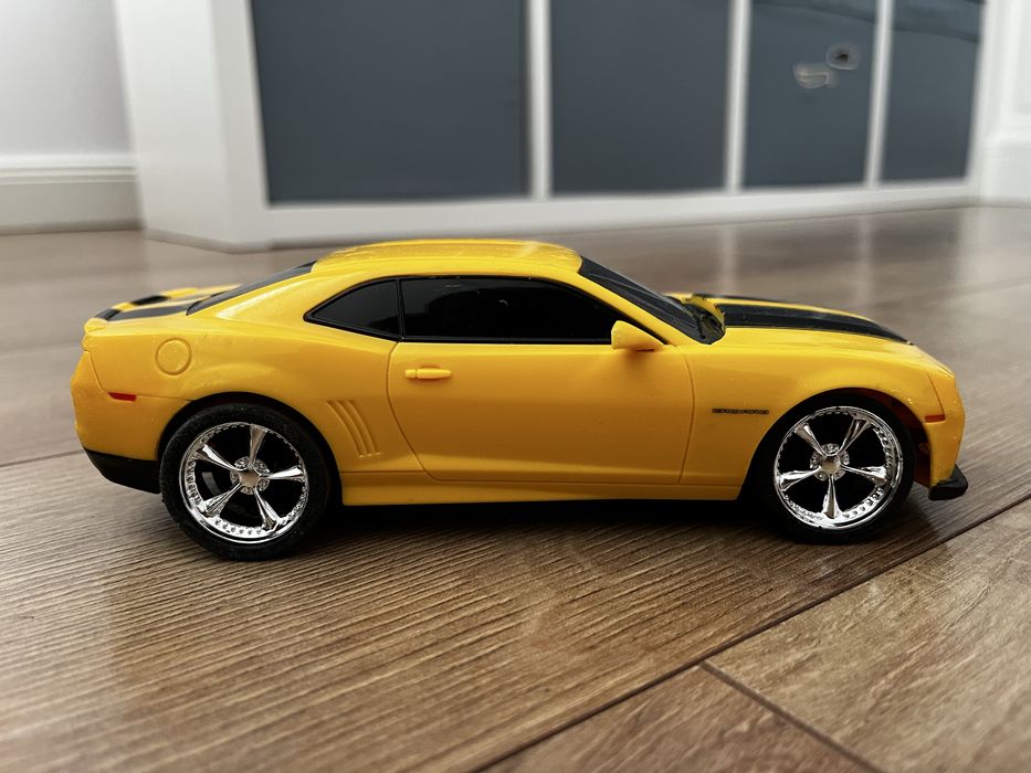 Chevy Camaro cu telecomanda 1:24