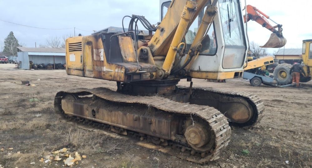 Piese escavator liebherr 902