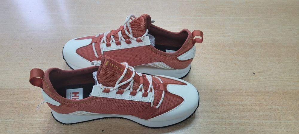 Adidasi  Helly Hansen