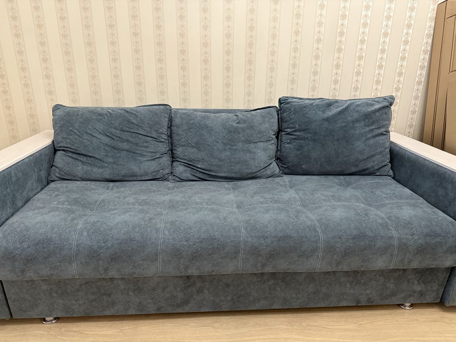 Продам диван.