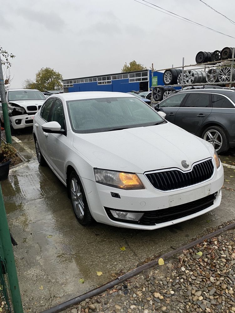 Fuzetă stânga față Skoda Octavia 3 2.0 tdi