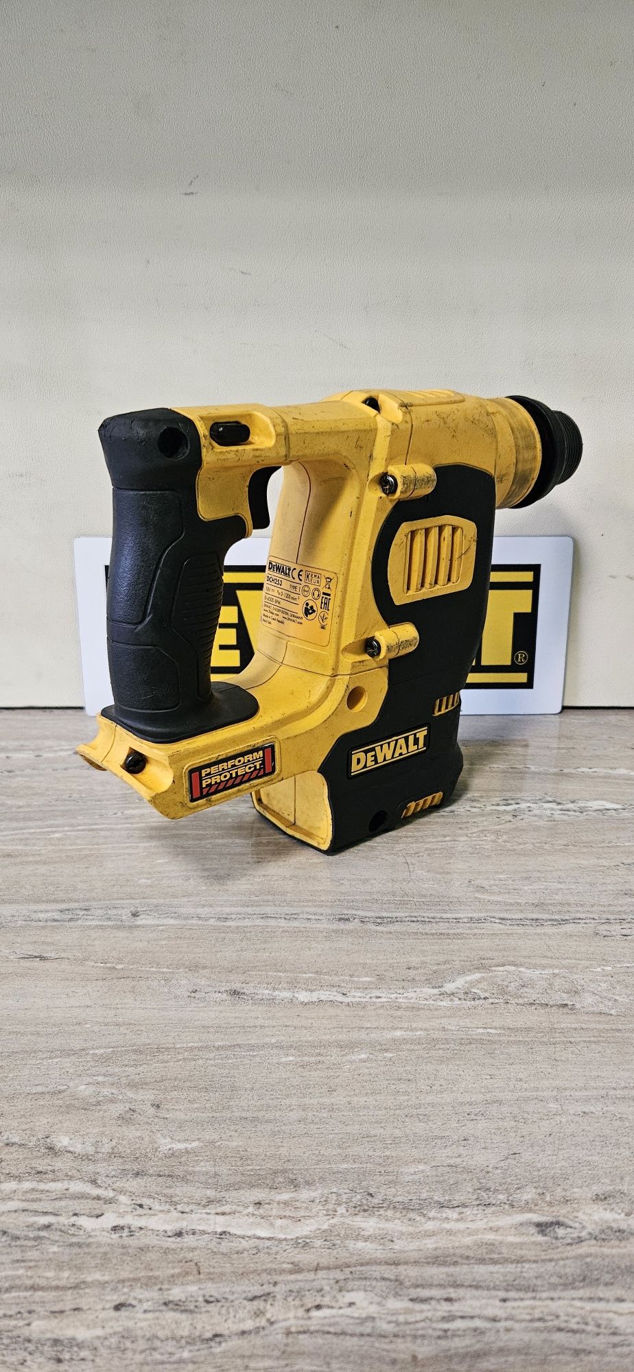 Dewalt Перфоратор DCH253 18V.
