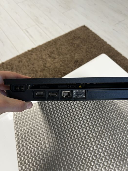 Playstation 4 Slim 1Tb