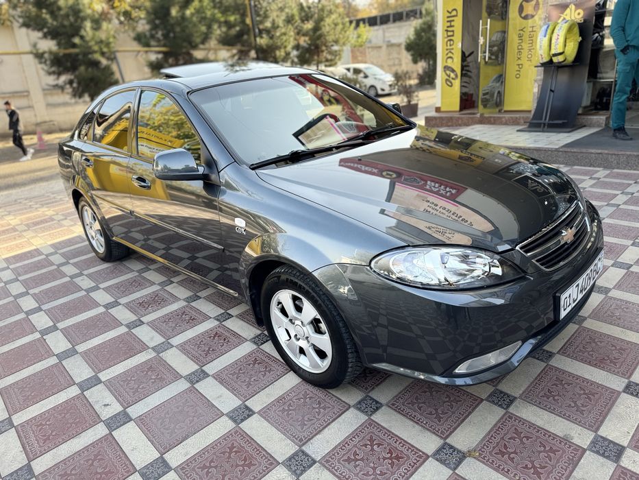 Gentra avtomat sotiladi