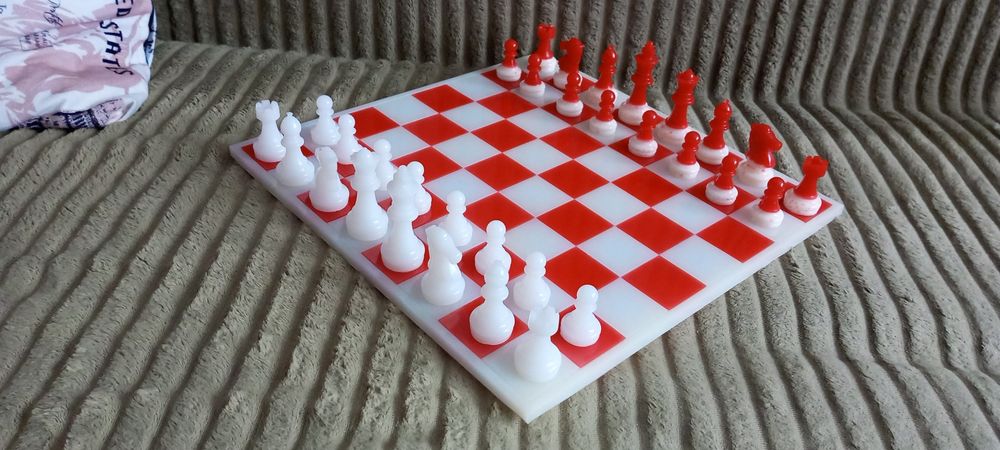 Продам очень крутые - Шахматы !!!