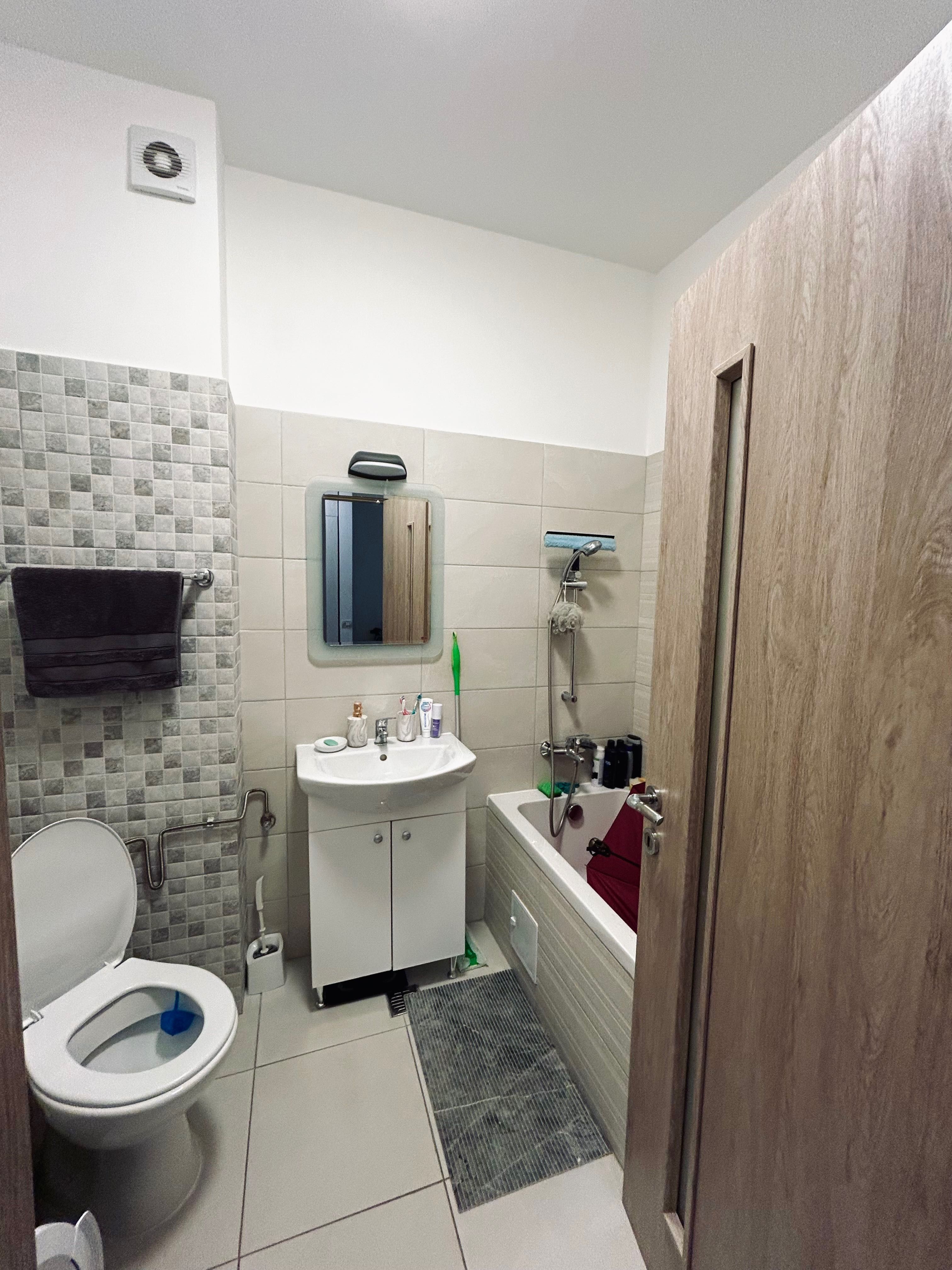 Închiriez studio în Militari Residence