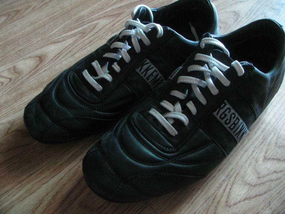 BIKKEMBERGS  Спортни Обувки Супер  Яка  Кожа  №  44  може  и за  43