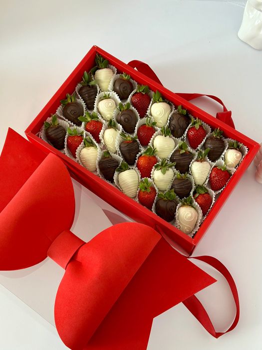 Клубника в шоколаде бокс бантик