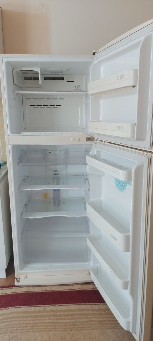 Продаю холодильник большой LG