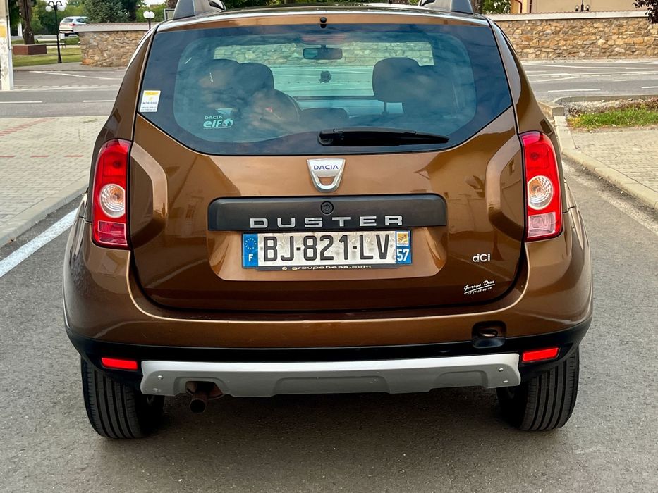 Vând Dacia Duster eur 5 an 2012 motor 1.5 diesel