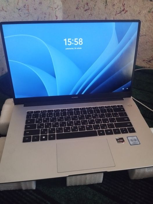 noutbook huawei yangi