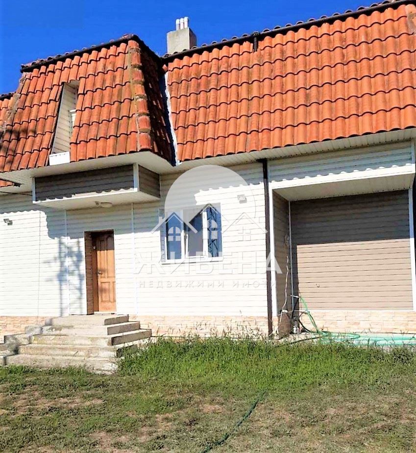 Къща в с.Гроздьово, обл. Варна, РЗП 200 кв.м