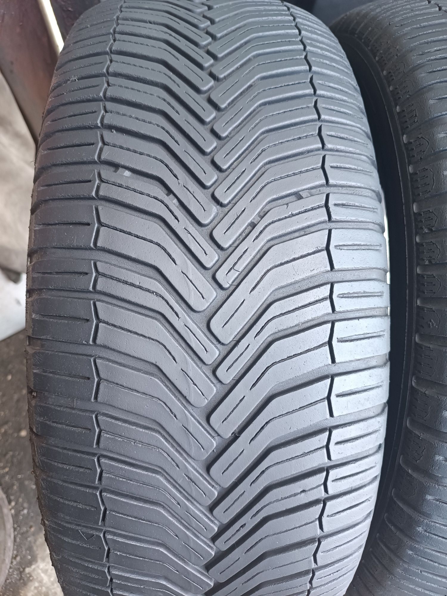 215/55/17 Michelin Дот 1520