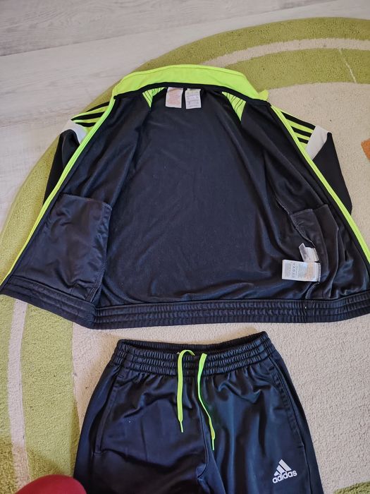 Trening Adidas copii, nu Nike