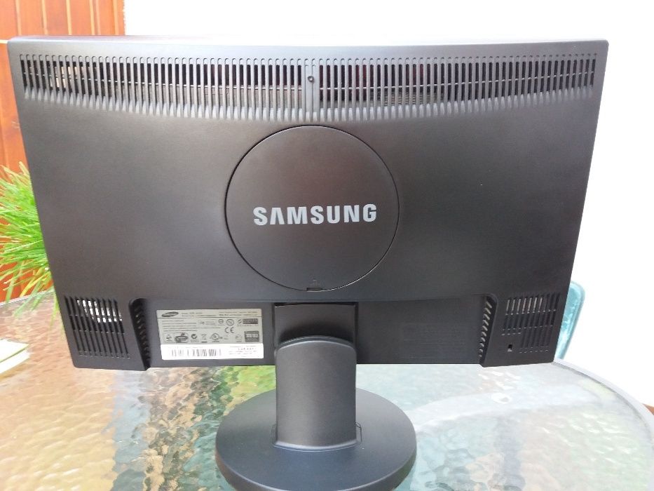 Monitor SAMSUNG SyncMaster943