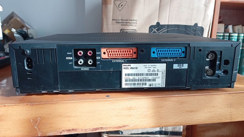 Aparat video VHS (videocasetofon), Philips VR647/02