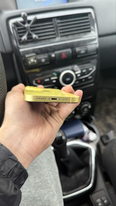 Айфон 14 в идеальном состоянии