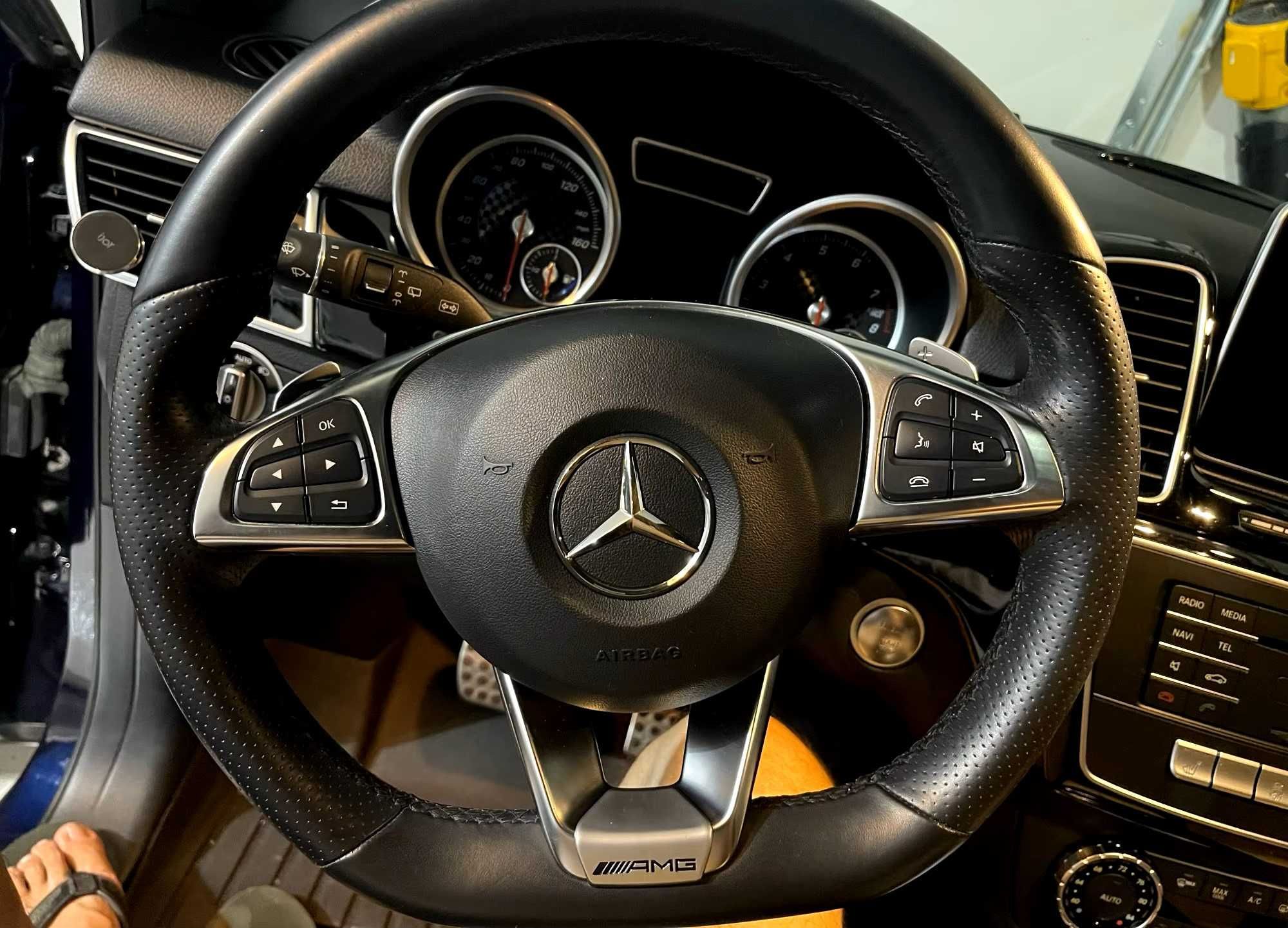 AMG емблема за волан за Мерцедес Mercedes W205 W212 W213 W221 W222