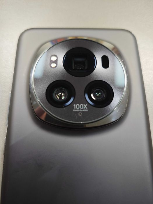 Honor Magic 6 Pro – мострен