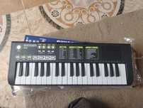 Claviatură electronică cu 37 de clape, nu pornește,