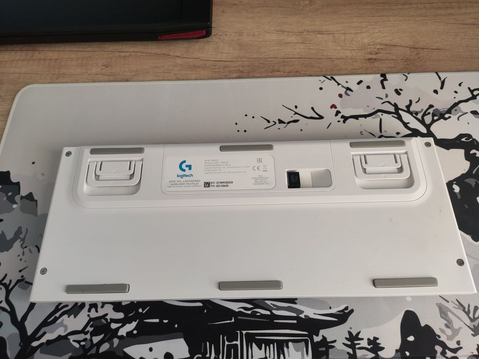 Logitech G915 TKL White - безжична механична клавиатура (Lightspeed)