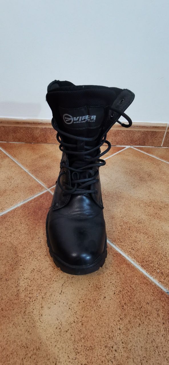 Bocanci Viper negri unisex.