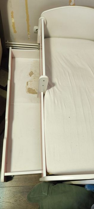 Vând pat de copii pentru fetițe