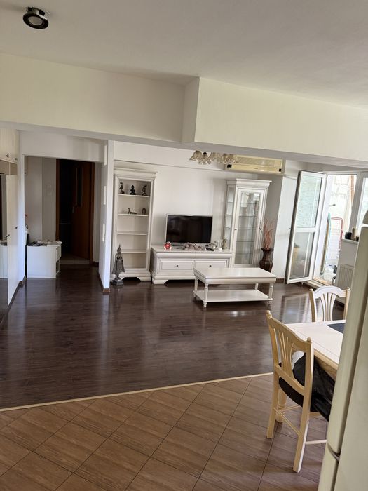 Inchiriere apartament Bd Chisinau