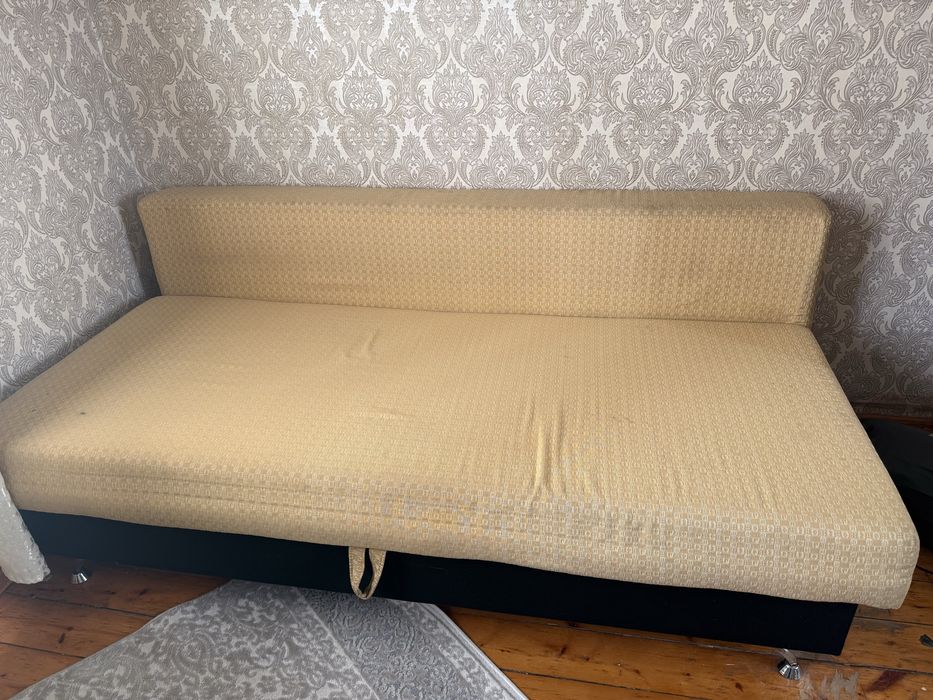 Продам диван срочно