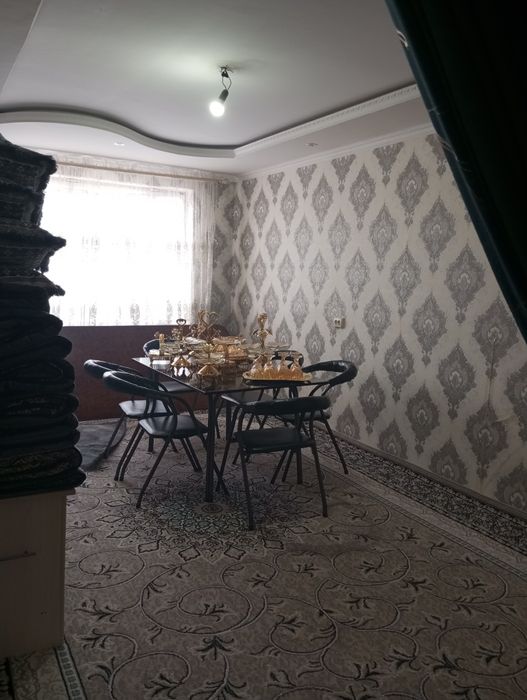 Samarqand Jomboy UY SOTILADI