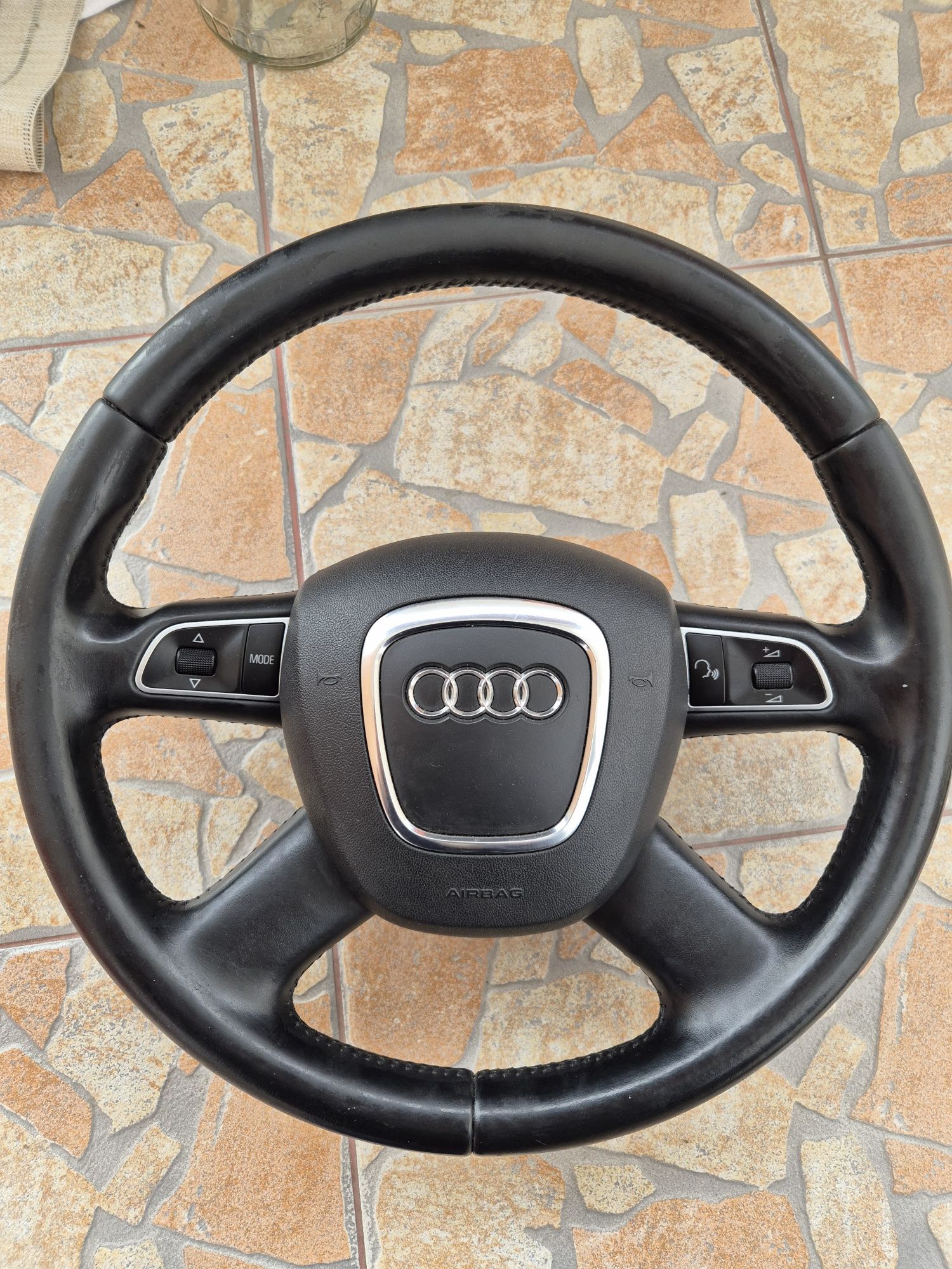 Vând volan Audi A4 B8