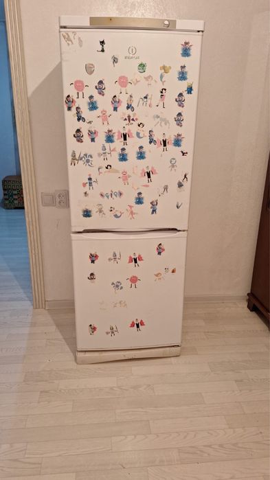 Холодильник сатылады