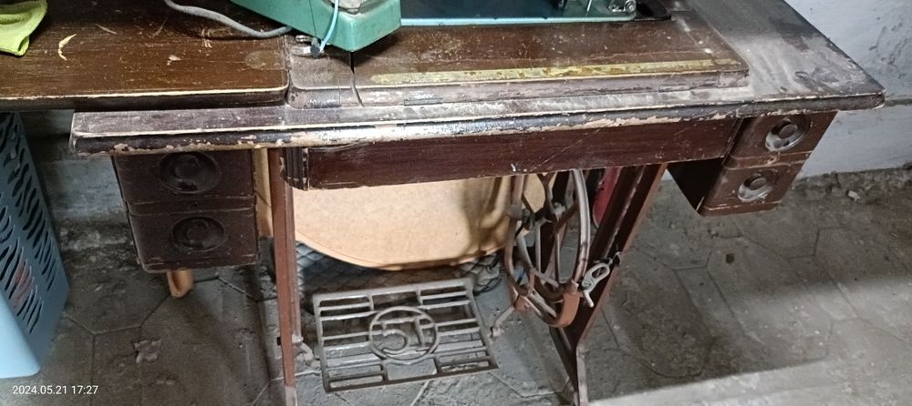Швейная машинка антиквариат продам