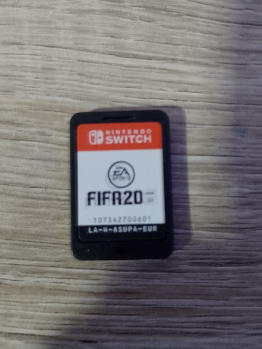 Vând sau schimb FIFA 20