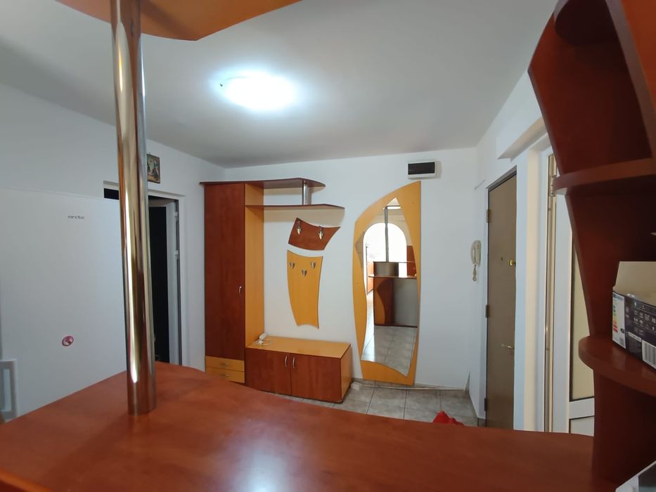 Închiriez apartament cu 3 camere CUG