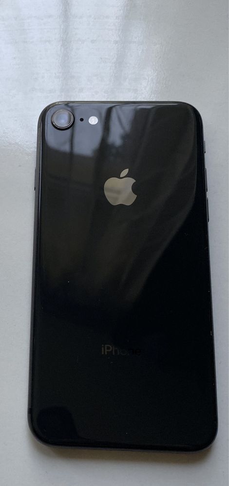 iphone 8, в перфектно състояние