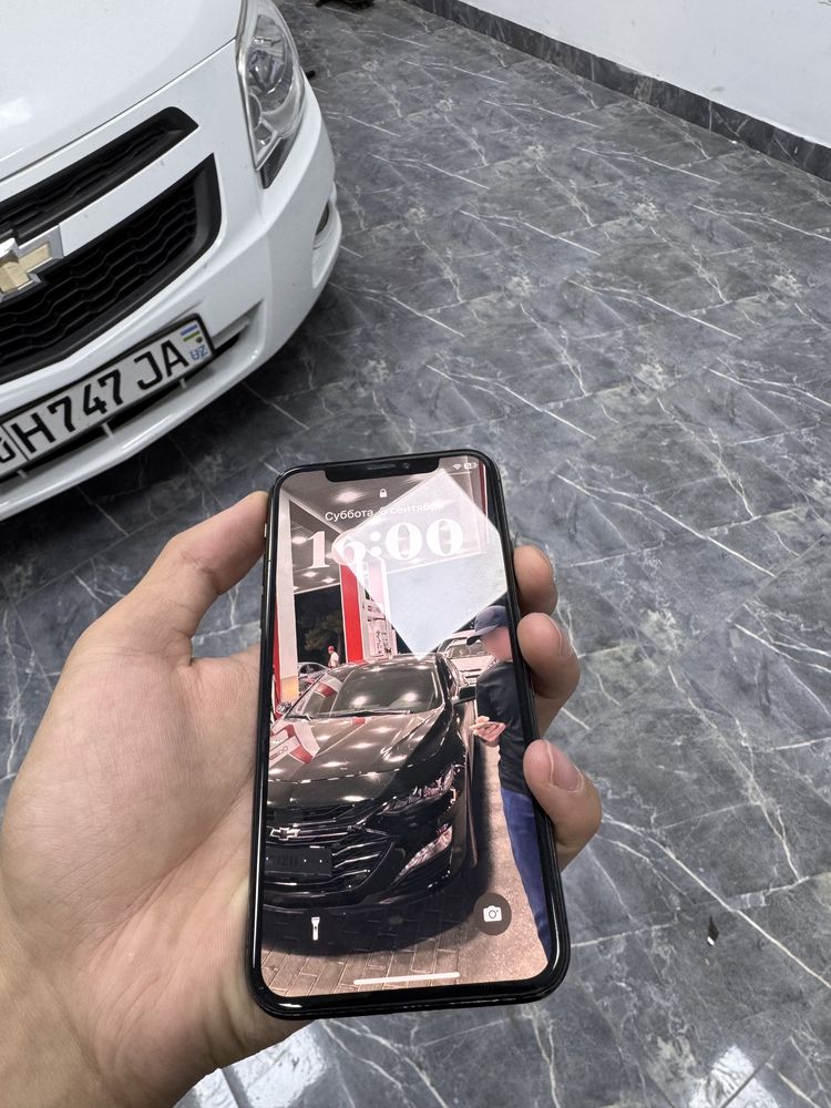 Iphone x aybi bor arzonga bervoraman 700.00bolishi shu