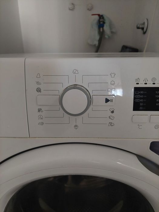 Пералня Whirlpool. 6 кг пране.