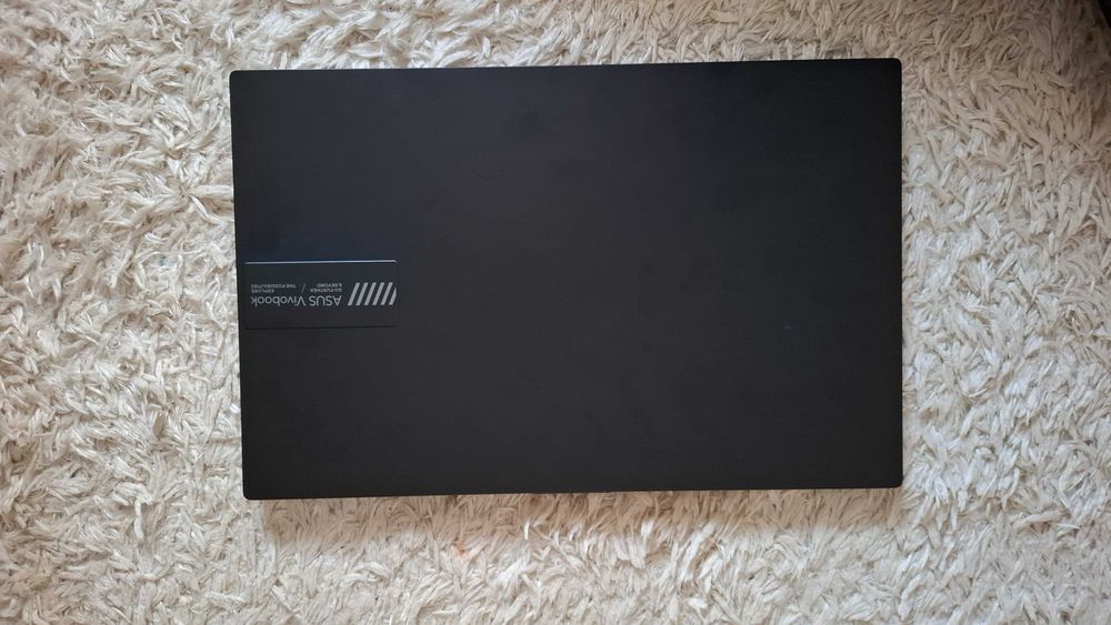 Laptop ASUS Vivobook Go 15 Ryzen 5-7520U /8 GB RAM /512 GB SSD CU NOU