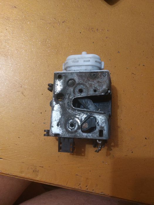 Дверной замок Ауди С4