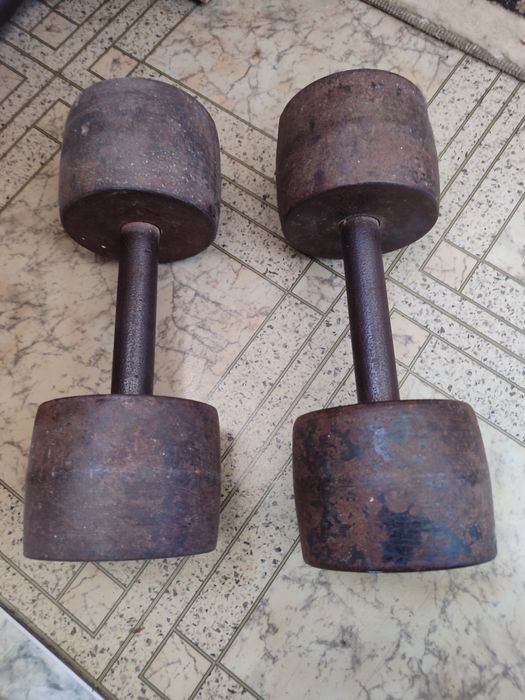 Продам Гантели каждая по 12 кг