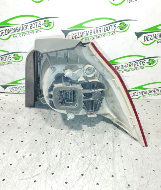 Lampa / Tripla stop stanga pe aripa 1K6 945 095N Volkswagen VW Golf a