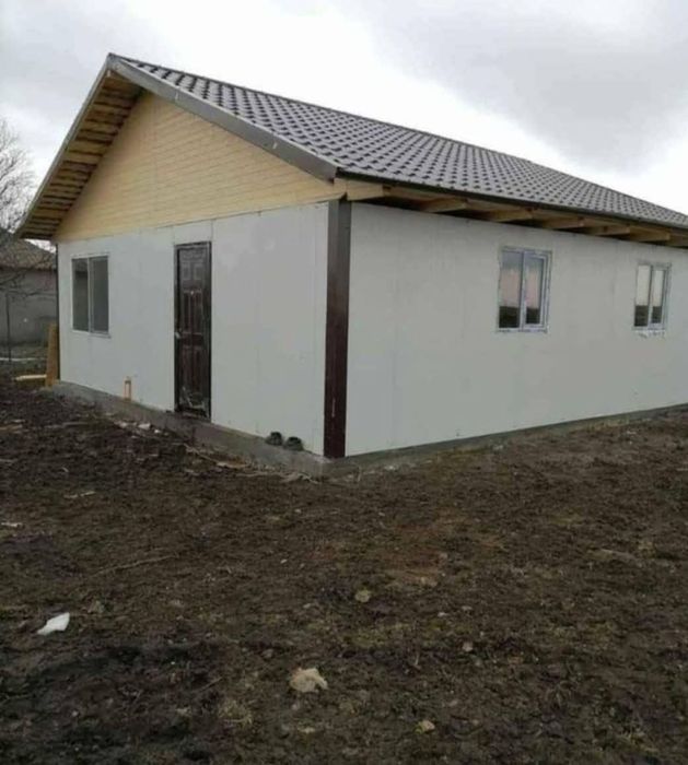Case pe structura metalica