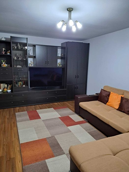 Vând apartament 2 camere ,62 m, în Mun. Călărași ,Str.Prel.București .