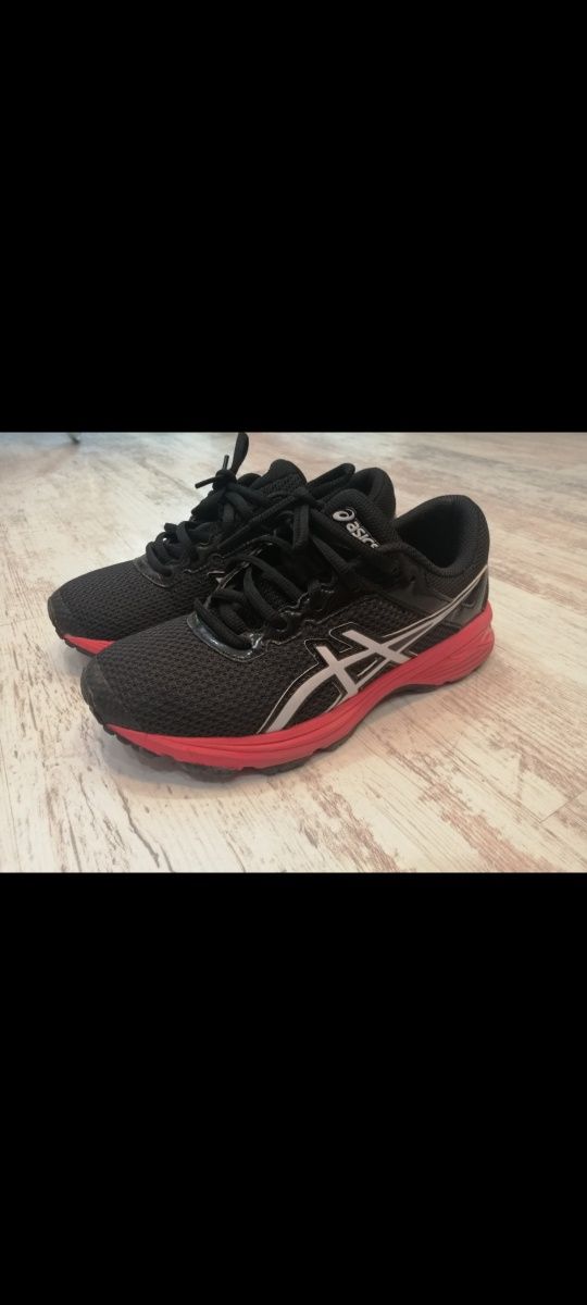 Маратонки Asics оригинални 36