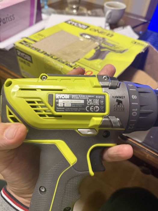 Ryobi-Mașină de găurit cu percuție 18V ONE+™