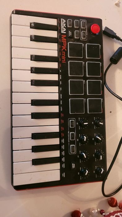 Миди клавиатура.