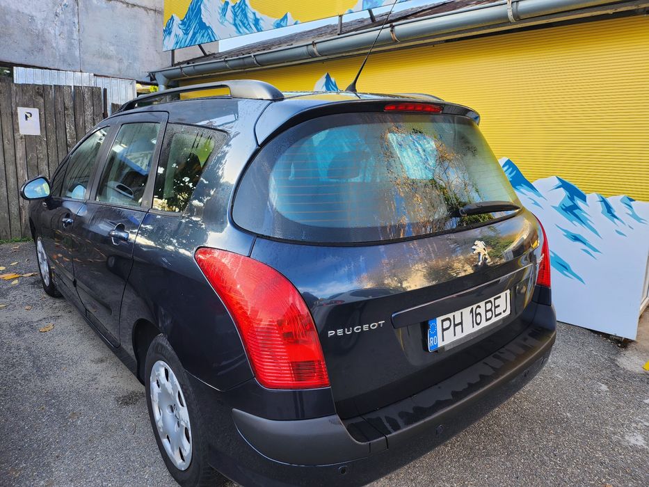 Peugeot 308 1,6 d 3300€