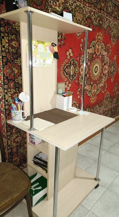 Продам стол для компьютера, шкаф стеклянный, для офиса, шка